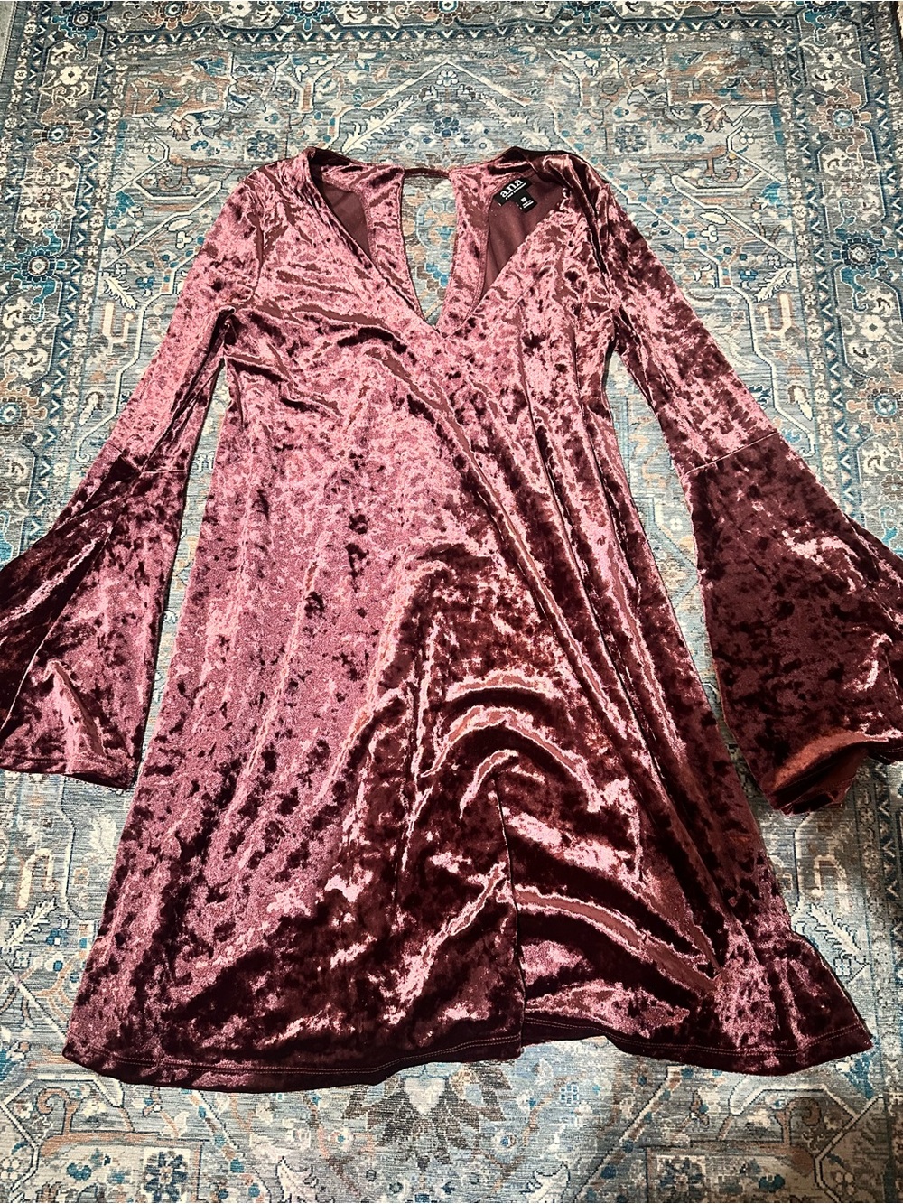 a.n.a Crushed Velvet Bell Sleeve Dress in Wine